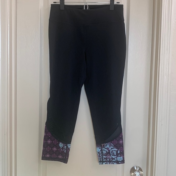 Gaiam Capri Legging Black and Purple Boho Print Mesh Size M - Picture 3 of 9